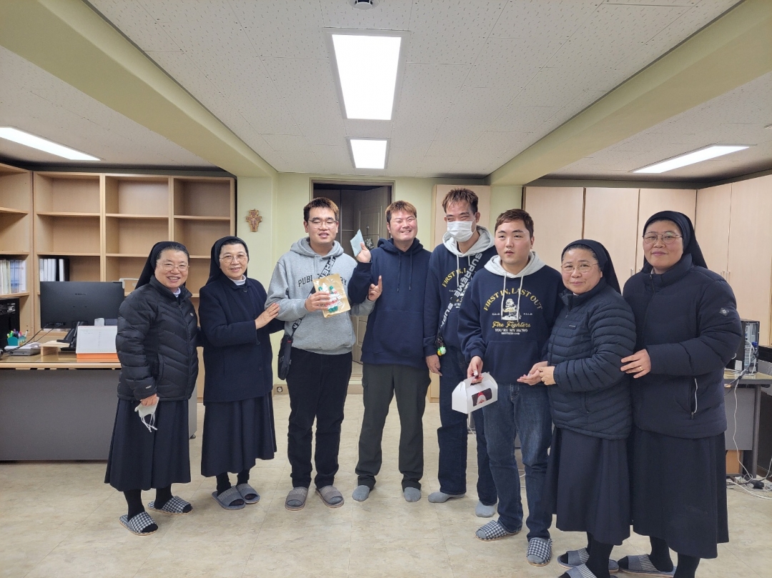 이사장님과 함께(하이디의집).jpg